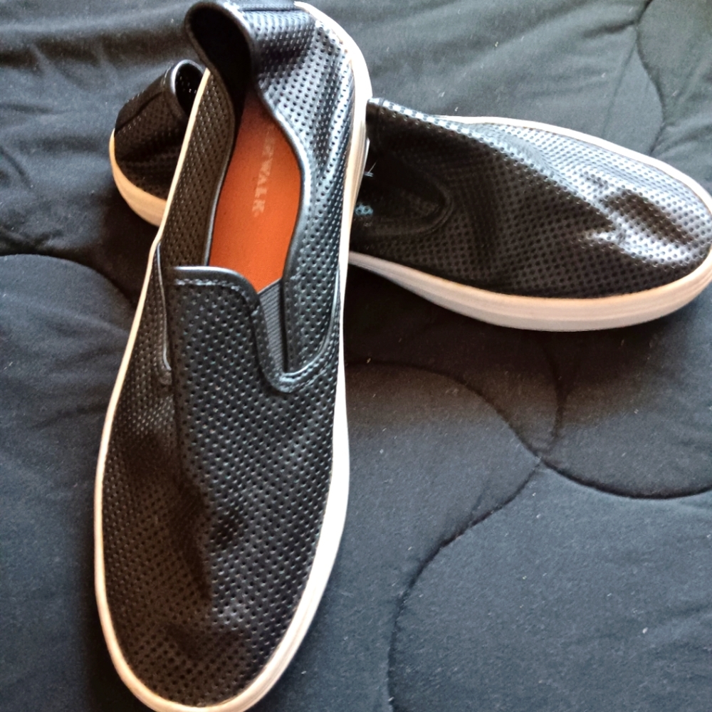 Womens airwalk slip ons